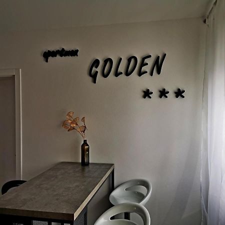 Golden - Self Check In Lägenhet Osijek Exteriör bild