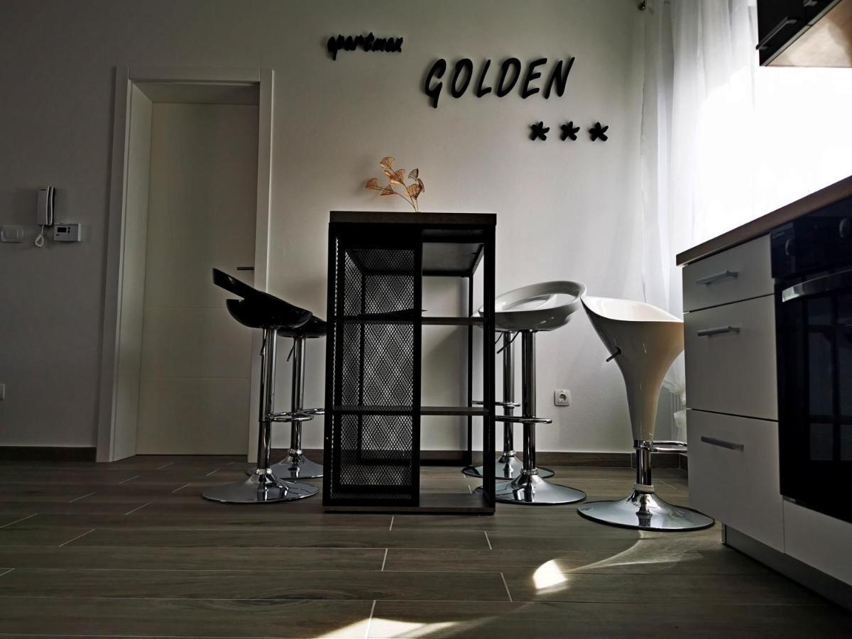 Golden - Self Check In Lägenhet Osijek Exteriör bild